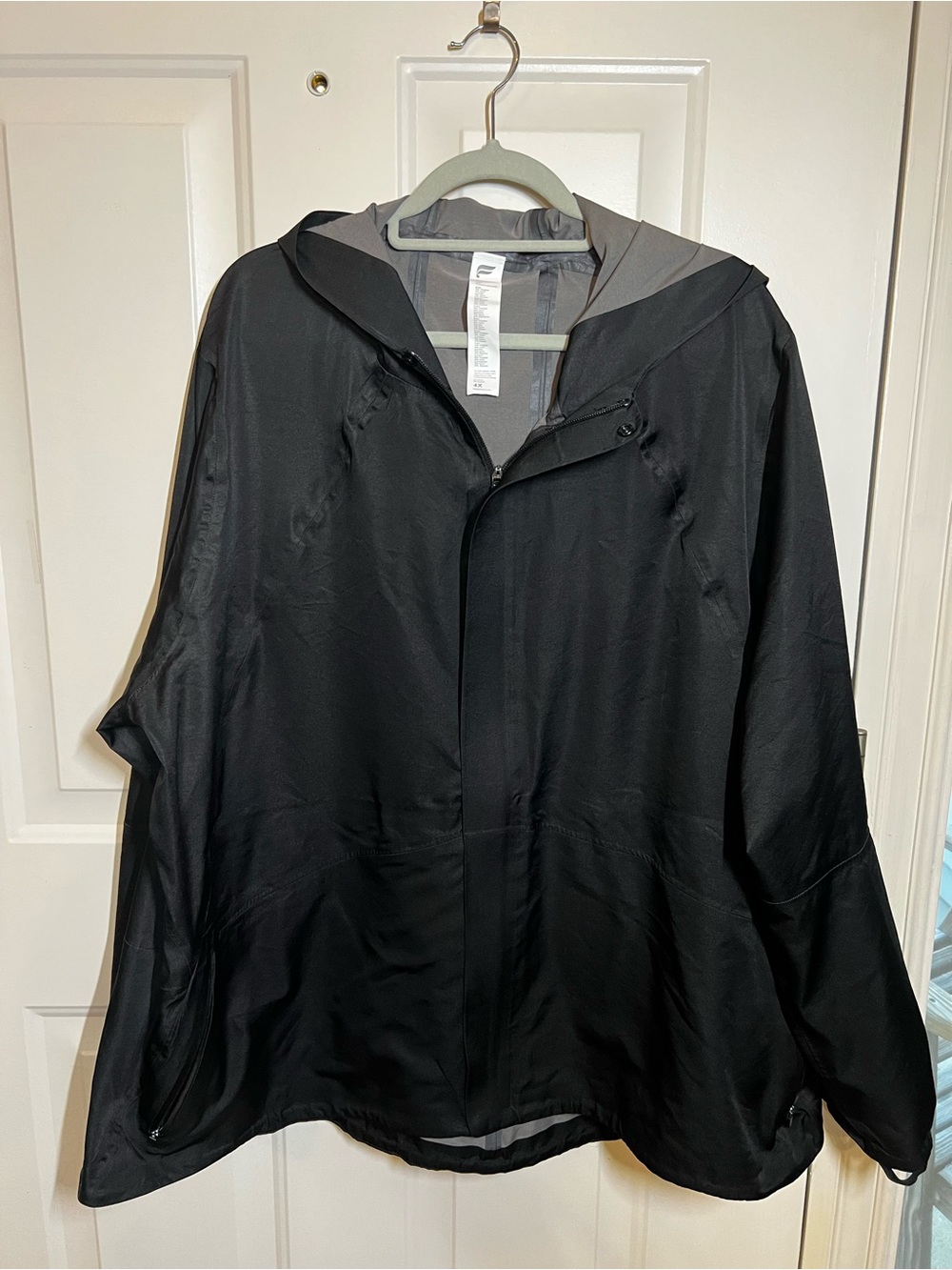 Fabletics, womenโs 4X, black hooded performance/running jacket Full Zip